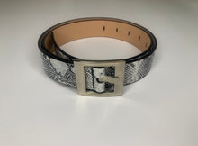 Load image into Gallery viewer, Square Buckle Belt
